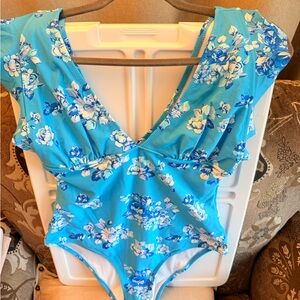 Cupshe Light Blue Floral Swimsuit